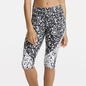 NWT Fabletics Navassa Cropped Leggings